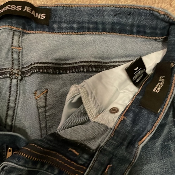 Size 6R - Express Jeans Mid Rise - Picture 2 of 3